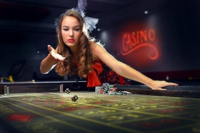 Studio kasino langsung zidanbet dengan dealer profesional dan kamera berkualitas tinggi